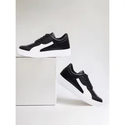 RealToes Women Sneakers