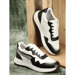 RealToes Women Textured Sneakers