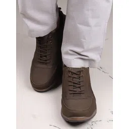 Red Chief Men Leather Lightweight Lace Up Sneakers