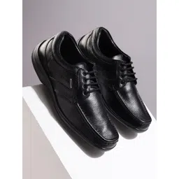 Red Chief Men Textured Leather Formal Derbys