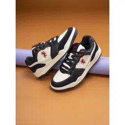 Red Tape Men Colourblocked Sneakers
