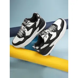Red Tape Men Colourblocked Sneakers