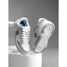 Red Tape Men Colourblocked Sneakers