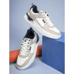 Red Tape Men Colourblocked Sneakers