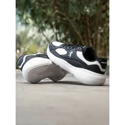 Red Tape Men Colourblocked Sneakers