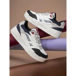 Red Tape Men Colourblocked Sneakers