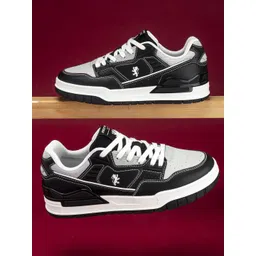 Red Tape Men Colourblocked Sneakers