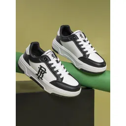 Red Tape Women Colourblocked Sneakers