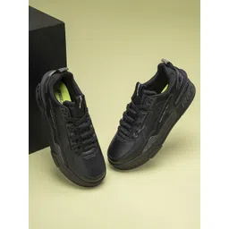 Red Tape Women Round Toe Sneakers