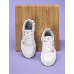 Red Tape Women Solid Sneakers