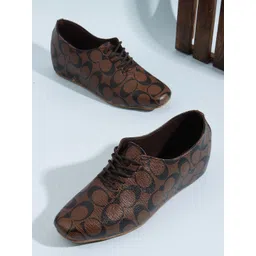 Retro Walk Women Printed Round Toe Slip-On Sneakers