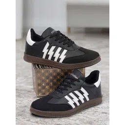 rishXation Thunderstride Men Colourblocked Sneakers