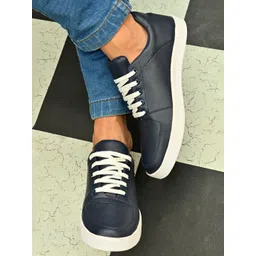Roadster Men Blue Textured Sneakers