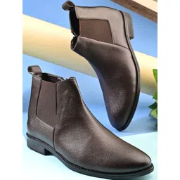Roadster Men Brown Solid PU With TRP Sole Side Chain Boots
