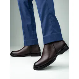 Roadster Men Brown Zipper Chelsea Boots