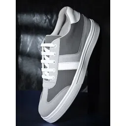 Roadster Men Colourblocked Lightweight Memory Foam Basics Sneakers