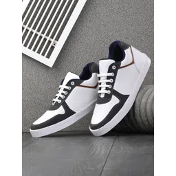 Roadster Men Colourblocked Sneakers