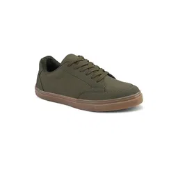 Roadster Men Green Solid Sneakers