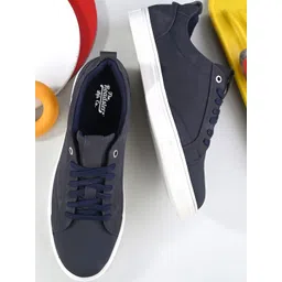 Roadster Men Lace-Ups Sneakers