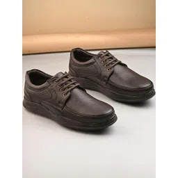 Roadster Men Leather Sneakers