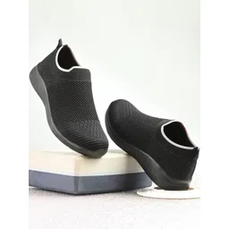 Roadster Men Synthetic Running Non-Marking Shoes