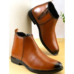 Roadster Men Tan Chelsea Boots