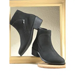 Roadster Women Black Ankle Boots