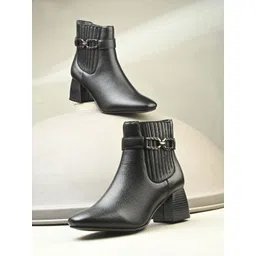 Roadster Women Black Block Heel Casual Boots