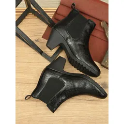 Roadster Women Black Chelsea Boots