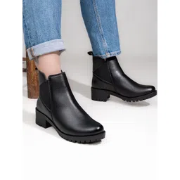 Roadster Women Black Chelsea Boots Boots For Women