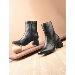 Roadster Women Black Lightweight Block Heel Casual Boots