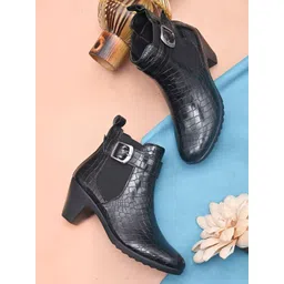 Roadster Women Black Solid Chelsea Boots