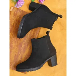 Roadster Women Black Solid Chelsea Boots