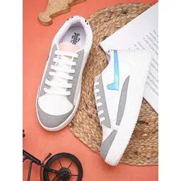 Roadster Women Casual Lace-Ups Lightweight Sneakers