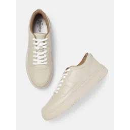 Roadster Women Sneakers