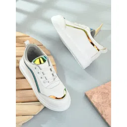 Roadster Women Solid White Sneakers