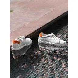 ROSSO BRUNELLO Men White & Orange Colourblocked Lightweight Leather Sneakers