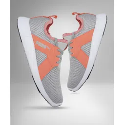 Runner V3 Wn s IDP Casuals For Women