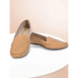 saanvishubh Women Perforations Slip-On Sneakers