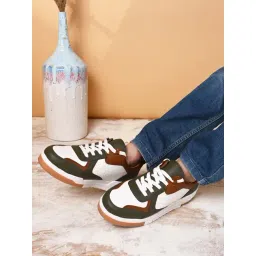 San Frissco Men's White Casual Sneakers