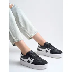 Shoetopia Women Colourblocked Sneakers