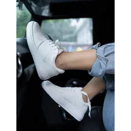 Shoetopia Women White Casual Sneakers
