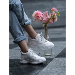 Shoetopia Women Woven Design Sneakers