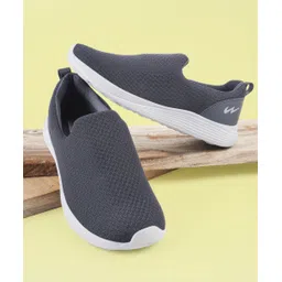 SHUTTLE Walking Shoes For Men