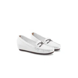 SHUZ TOUCH Women Colourblocked Slip-On Sneakers