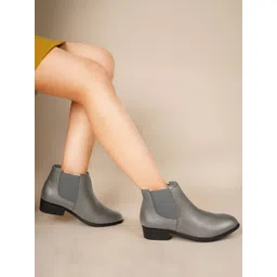SHUZ TOUCH Women Leather Block-Heeled Chelsea Boots