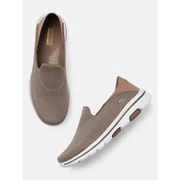 Skechers Men Go Walk 5 Jetter Walking Shoes