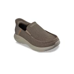 Skechers Men Self Design Slip On Round Toe Casual Sneakers