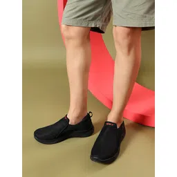 SM 651 Walking Shoes For Men