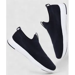 Softride Clean V2 Walking Shoes For Men